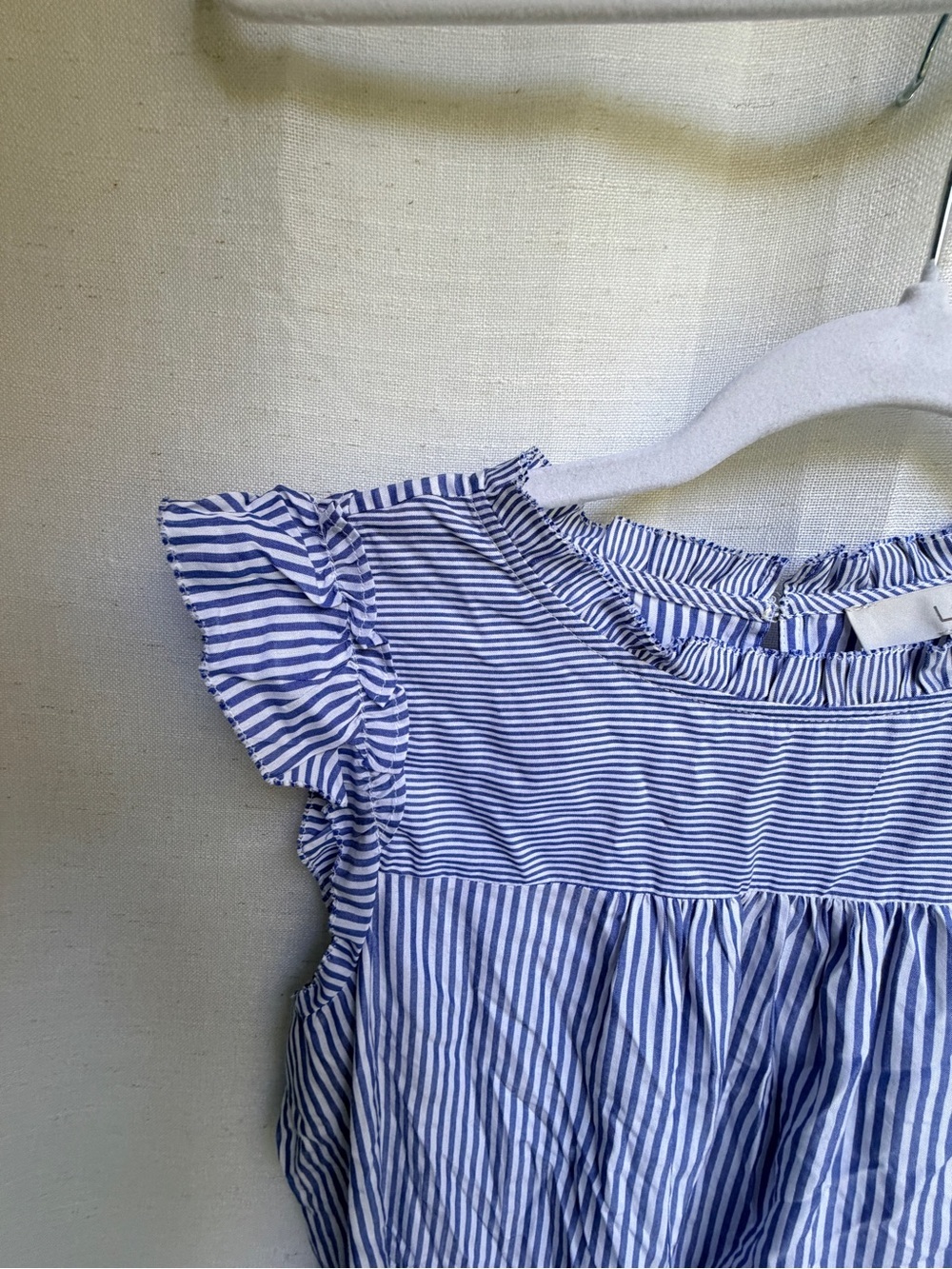 LOFT Petites Blue White Striped Ruffle Flutter Sleeve Blouse MP - Picture 2 of 6